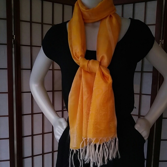 Scarf - Picture 1 of 5